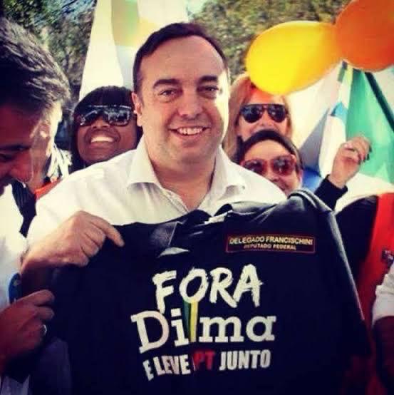 Delegado Francischini protocola pedido de Impeachment contra o presidente Lula, do PT.